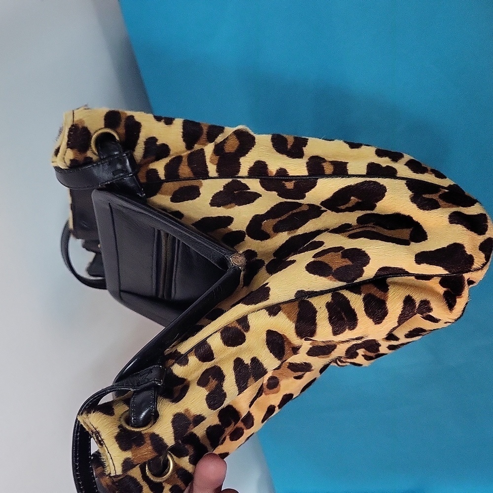 Morris Moskowitz Leather Bucket Bag - Picture 14 of 15